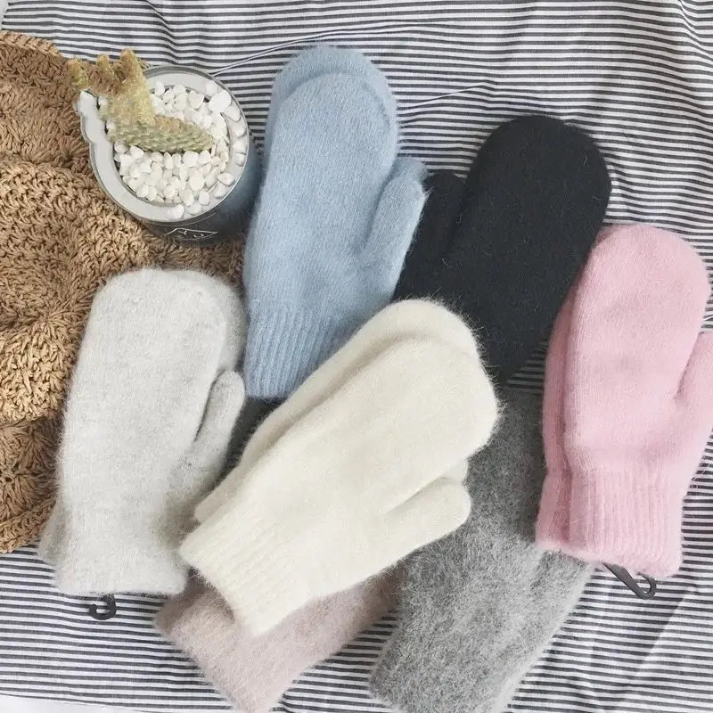 Nessa | Warme & stijlvolle pluche wanten in de kleur Blauw voor dames in Lounge stijl ideaal voor de winter