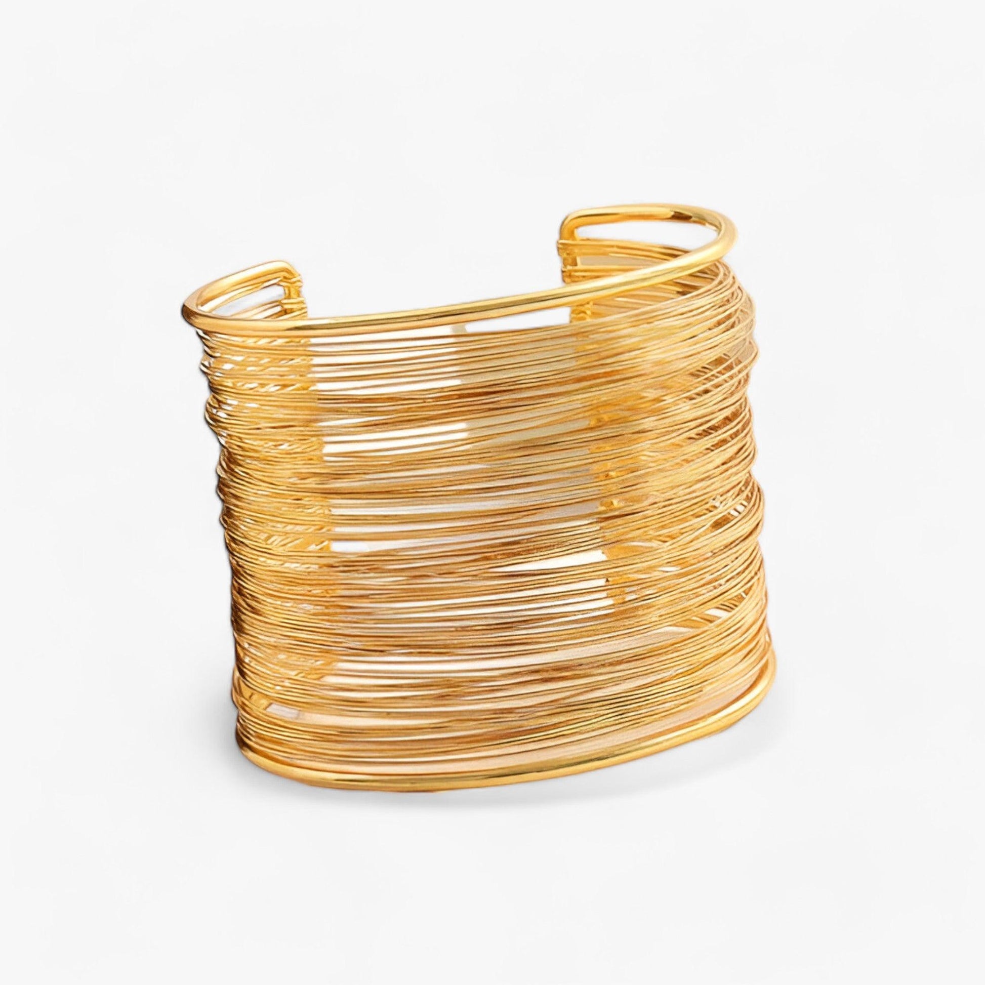 Gouden Armband met Laag Draad Design - Mode Vibes