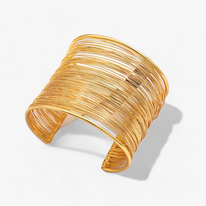 Gouden Armband met Laag Draad Design