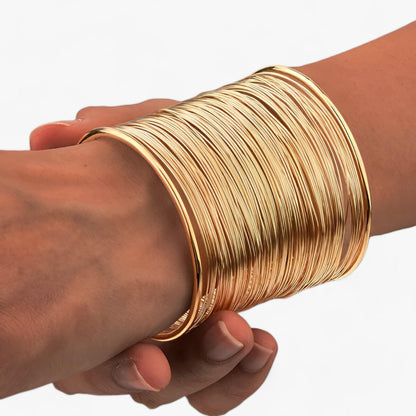 Gouden Armband met Laag Draad Design