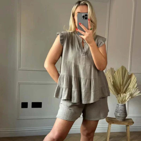 Vrouwelijke Top met Ruches en Broek Set