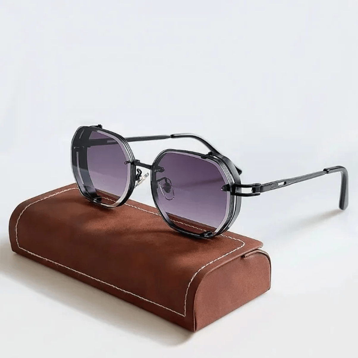 Heren Zonnebril Met Stijlvol Frame en UV Bescherming