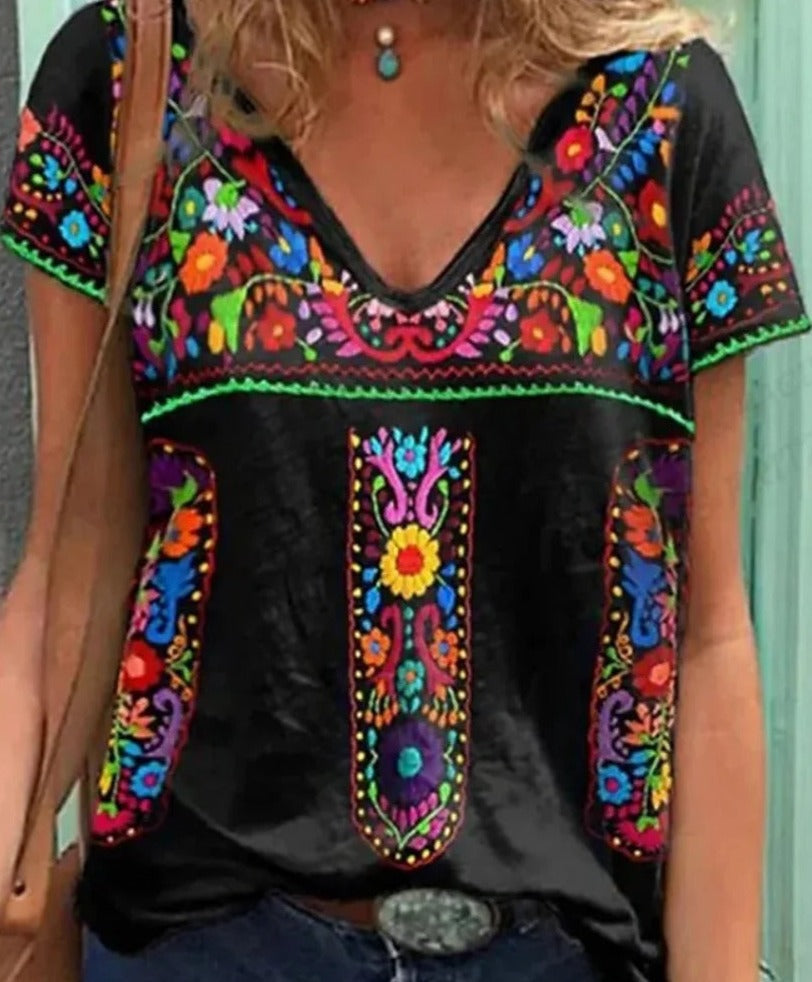 Etnische T-shirts voor Vrouw Kleurrijk en Stijlvol - Mode Vibes