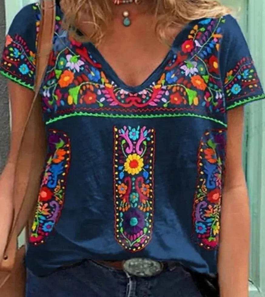 Etnische T-shirts voor Vrouw Kleurrijk en Stijlvol
