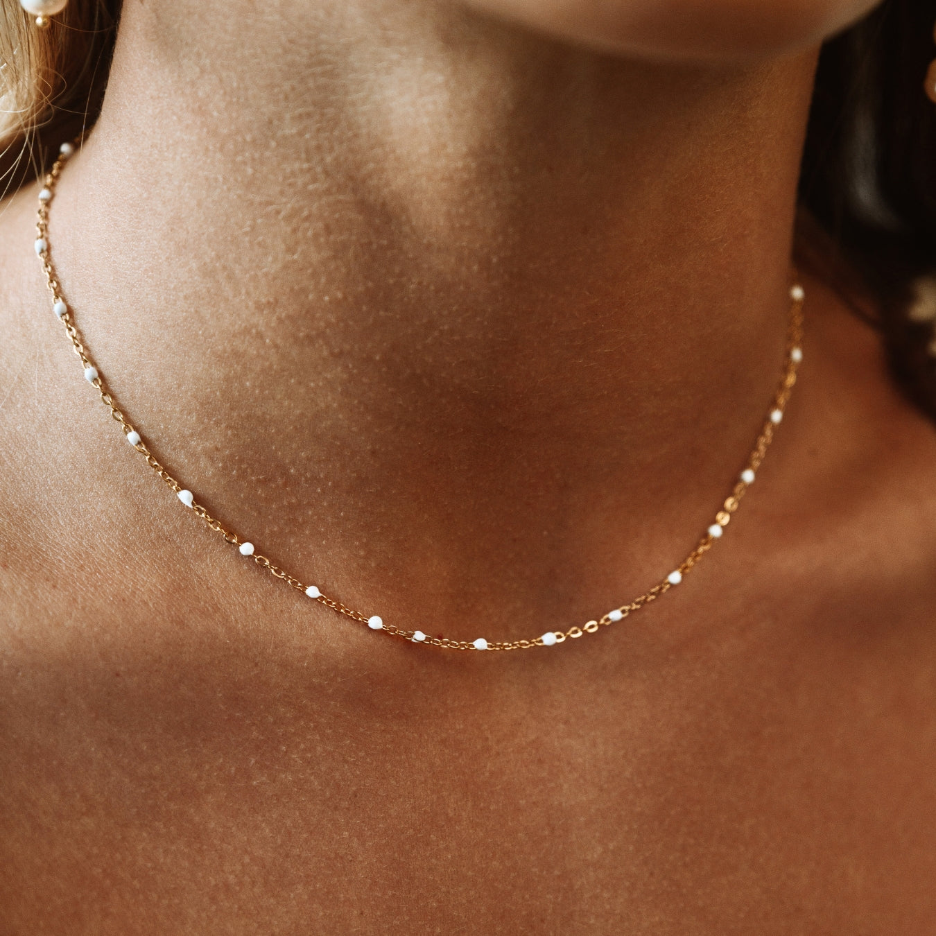 Kralen Choker met Witte Emaille Halsketting - Mode Vibes